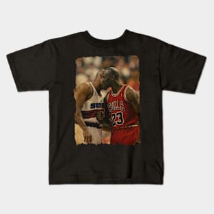 Charles Barkley #34 vs Michael Jordan #23 Kids T-Shirt